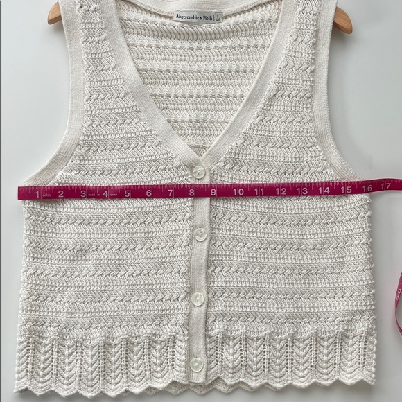 Abercrombie & Fitch A&F Crochet-Style Sweater Vest Cream - Picture 7 of 8